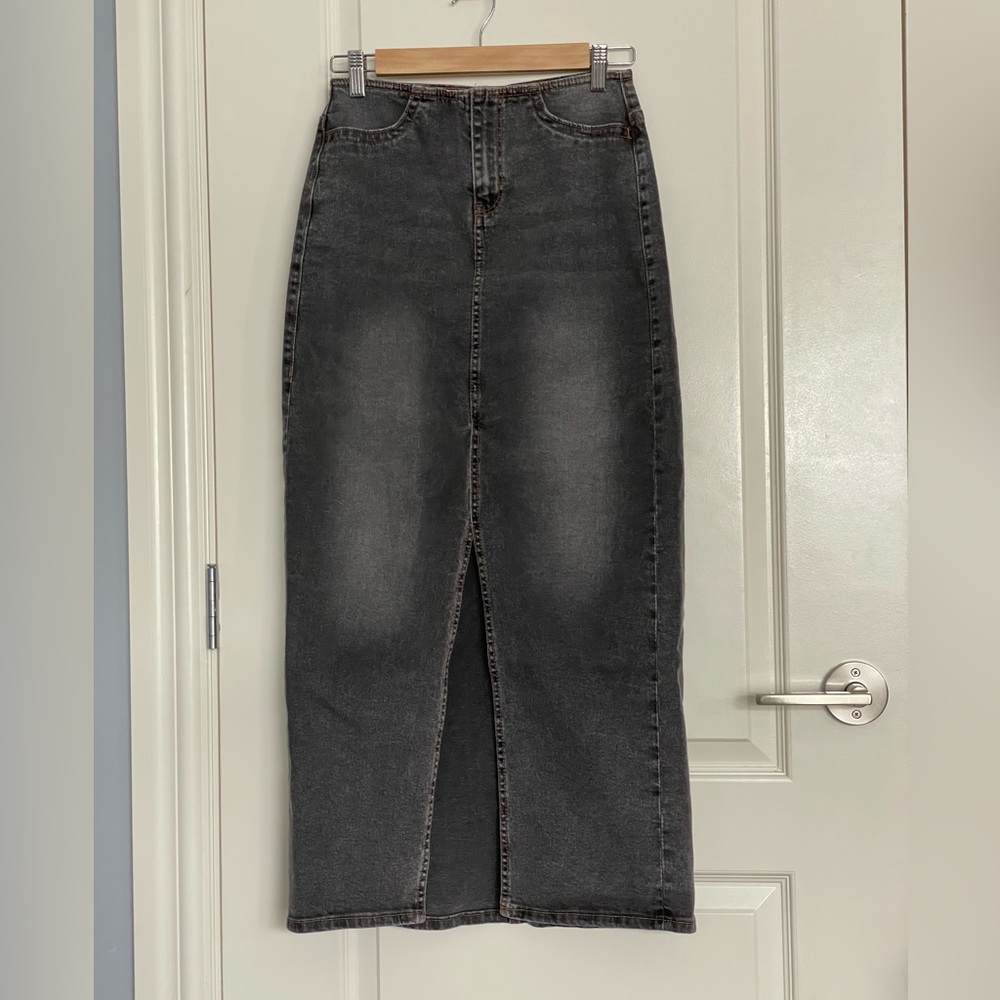 H&M Divided Black Denim Maxi Skirt High Waisted Column Front Vent Size 2